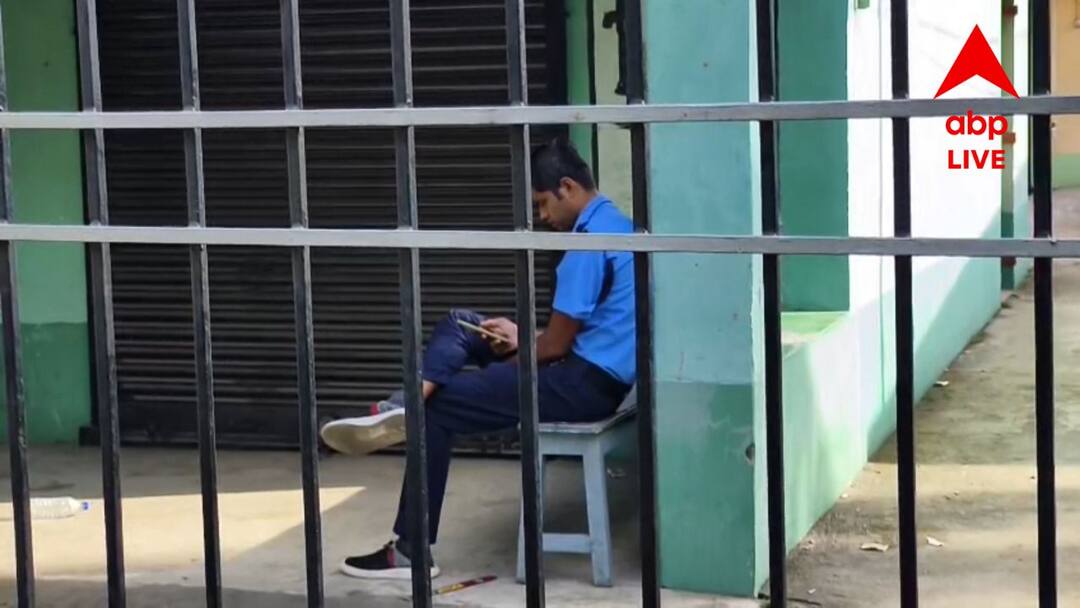 Krishnanagar Girl Death: কৃষ্ণনগরকাণ্ডে ২ দিন পার; এখনও অধরা দেশরাজ সিংহ, বরাকর স্টেশনে মিলল অভিযুক্তের সিম Krishnanagar Girl Death Accused Deshraj Singh's whereabouts still unknown Krishnanagar Girl Death: কৃষ্ণনগরকাণ্ডে ২ দিন পার; এখনও অধরা দেশরাজ সিংহ, বরাকর স্টেশনে মিলল অভিযুক্তের সিম