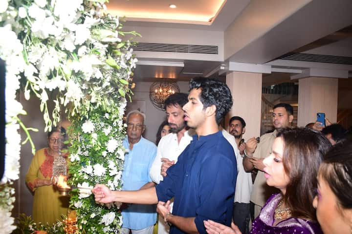 On this special occasion, his elder son Ishant Sood, who was seen performing Aarti of Ganpati Bappa with full devotion. Seeing this style full of his innocence and devotion, everyone's heart melted. Pictures and videos of Sonu Sood's house are becoming increasingly viral on social media, in which the family's faith in Bappa is clearly visible.