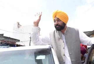 ਮੁੱਖ ਮੰਤਰੀ ਭਗਵੰਤ ਮਾਨ ਨੇ ਹੜ੍ਹ ਪੀੜਤਾਂ ਦੀ ਮਦਦ ਲਈ ਸੌਂਪਿਆ ਆਪਣਾ ਹੈਲੀਕਾਪਟਰ, ਹੜ੍ਹ ਪ੍ਰਭਾਵਿਤ ਇਲਾਕਿਆਂ ਦਾ ਲੈ ਰਹੇ ਨੇ ਜਾਇਜ਼ਾ