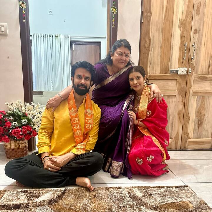 Rajiv has met his daughter Jiana after about 7 months. Rajiv's happiness is not a place after getting the daughter.