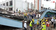 रेलवे स्टेशन पर बड़ा हादसा, प्लेटफॉर्म की छत गिरी; जानें फिर क्या हुआ?