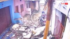 Video: ऊपर से गली में गिरा होटल का टॉयलेट, नीचे खड़े वाहन हुए चकनाचूर, घटना का वीडियो वायरल