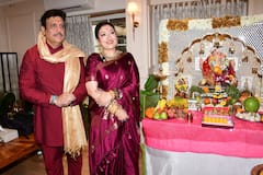 गोविंदा ने पत्नी सुनीता संग मनाई गणेश चतुर्थी, तलाक की अफवाहों पर लगाया ब्रेक, मिठाई भी बांटी