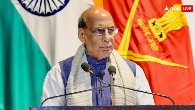 पाक को समझाने के लिए राजनाथ ने लिया भगवान कृष्ण का नाम, चेतावनी देते हुए बोले- आने वाले समय… पाक को समझाने के लिए राजनाथ ने लिया भगवान कृष्ण का नाम, चेतावनी देते हुए बोले- आने वाले समय…