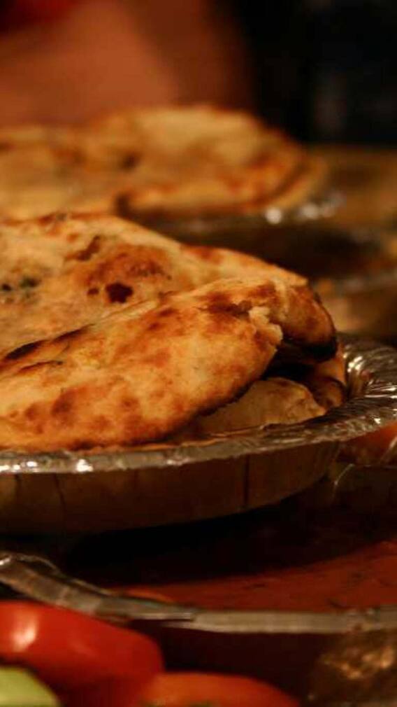 चंडीगढ़ में सबसे अच्छा स्ट्रीट फूड कहां-कहां मिलता है?