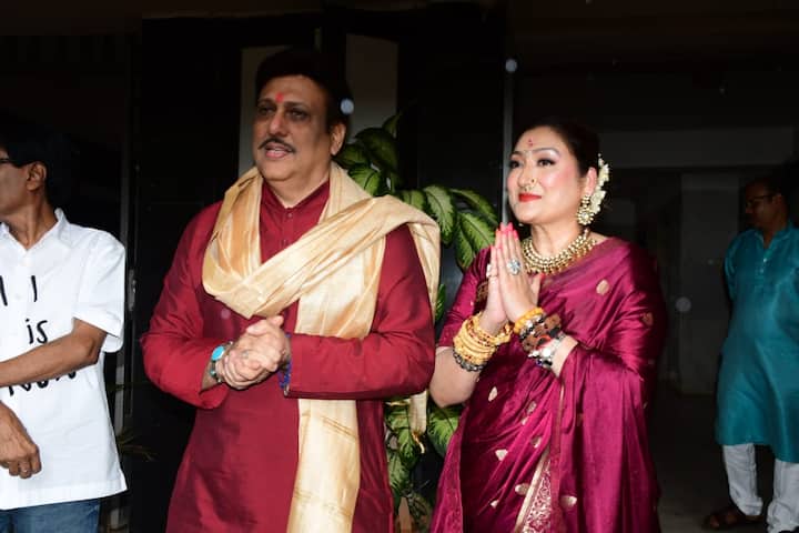 During this time, he also wished Ganesh Chaturthi to the couple's hands. Amidst the reports of divorce, fans are not getting bloated after seeing such a chemistry between the two and in the pictures going viral on social media, the users have lashed their love fiercely.