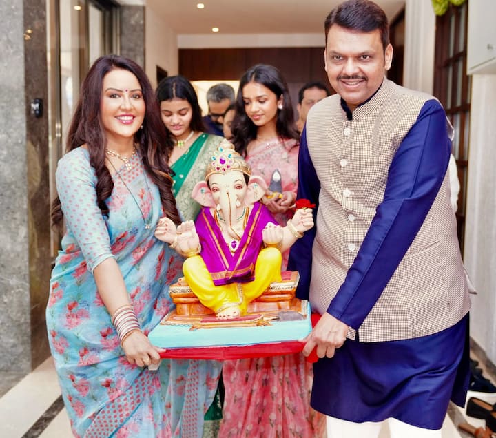 सीएम फडणवीस ने कहा, ‘‘आशा है कि प्रभु हमें लोगों की सभी आकांक्षाओं को पूरा करने का आशीर्वाद देंगे.’’