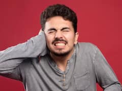 कान में खुजली होने पर तुरंत कराएं चेकअप, वरना हो सकती हैं ये समस्याएं