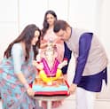 Photos: CM देवेंद्र फडणवीस के घर विराजे भगवान गणेश, बेटी और पत्नी के साथ किया बप्पा का स्वागत