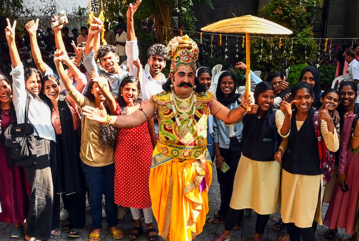 At its heart lies the legend of King Mahabali, the beloved ruler whose annual return is celebrated with reverence and festivity. Onam also marks the harvest season, a time to honor abundance and prosperity brought forth by nature’s bounty. (Credit: PTI)