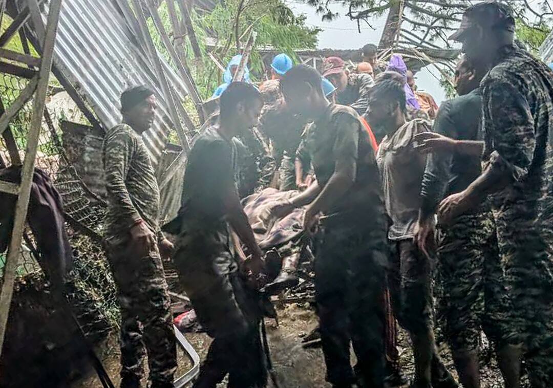 ਵੈਸ਼ਨੋ ਦੇਵੀ ‘ਚ ਲੈਂਡਸਲਾਈਡ ਨਾਲ ਮਰਨ ਵਾਲਿਆਂ ਦੀ ਗਿਣਤੀ ਹੋਈ 32, ਮੁੜ ਤੋਂ ਜ਼ਮੀਨ ਖਿਸਕਣ ਦੀ ਚੇਤਾਵਨੀ ਜਾਰੀ, PM ਮੋਦੀ ਨੇ ਜਤਾਇਆ ਦੁੱਖ Death toll in Vaishno Devi landslide rises to 32 ਵੈਸ਼ਨੋ ਦੇਵੀ ‘ਚ ਲੈਂਡਸਲਾਈਡ ਨਾਲ ਮਰਨ ਵਾਲਿਆਂ ਦੀ ਗਿਣਤੀ ਹੋਈ 32, ਮੁੜ ਤੋਂ ਜ਼ਮੀਨ ਖਿਸਕਣ ਦੀ ਚੇਤਾਵਨੀ ਜਾਰੀ, PM ਮੋਦੀ ਨੇ ਜਤਾਇਆ ਦੁੱਖ