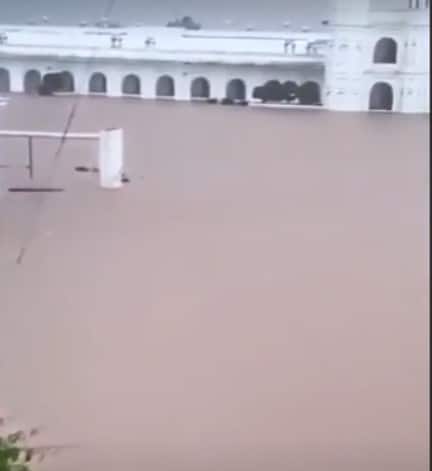 ਪੰਜਾਬ 'ਚ ਹੜ੍ਹ ਦਾ ਕਹਿਰ! ਗੁਰਦੁਆਰਾ ਸ੍ਰੀ ਕਰਤਾਰਪੁਰ ਸਾਹਿਬ 'ਚ ਵੜ੍ਹਿਆ ਪਾਣੀ, ਕਈ ਜ਼ਿਲ੍ਹੇ ਪਾਣੀ ਦੀ ਮਾਰ ਹੇਠ, ਪਠਾਨਕੋਟ-ਜੰਮੂ ਹਾਈਵੇ 'ਤੇ ਵੀ ਪਾਣੀ ਭਰਿਆ