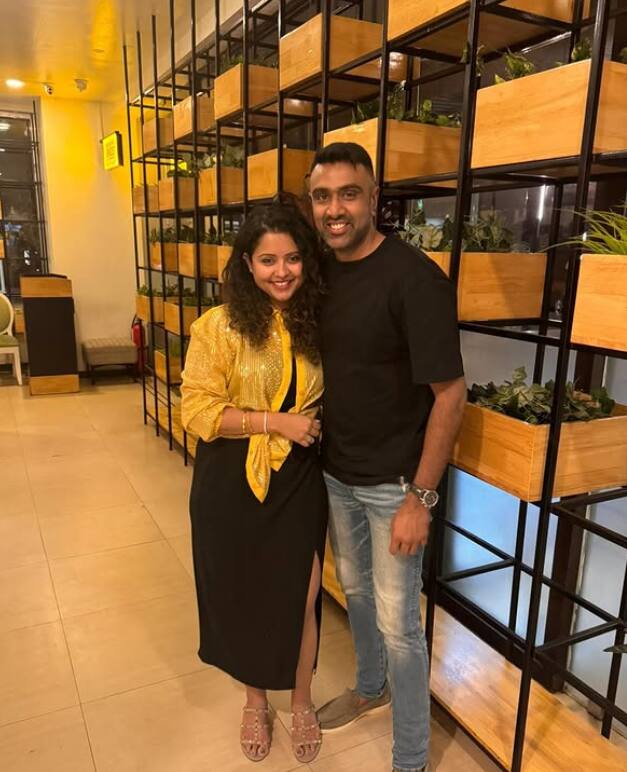 अश्विन को क्रिकेट की वजह से स्कूल को बदलना पड़ा. अश्विन अपनी प्यार का इजहार नहीं कर पाए. अश्विन दूर रहने के बावजूद प्रीति से बात करने का कोई न कोई बहाना ढूंढ ही लेते थे.