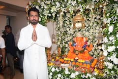 सोनू सूद ने फैमिला के साथ मनाई गणेश चतुर्थी, गणपति बप्पा की आरती करते दिखे बड़े बेटे ईशांत सूद