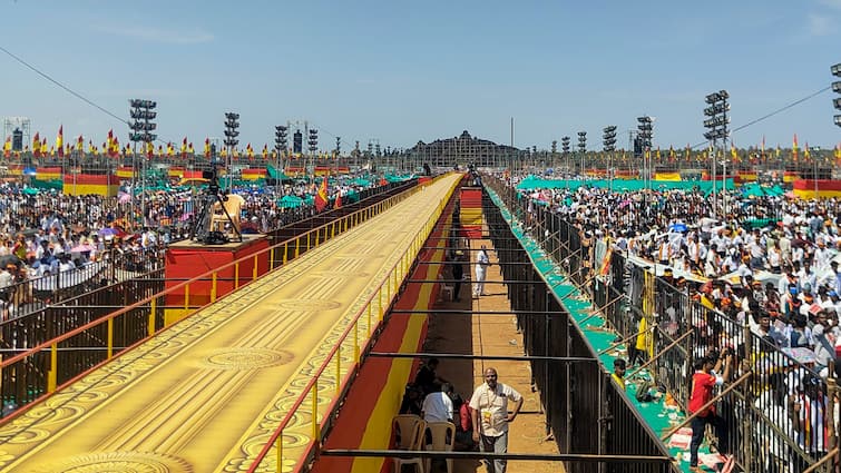 <div>TVK Chief Vijay, Bouncers Booked For 'Manhandling' A Fan At Madurai Maanadu</div>