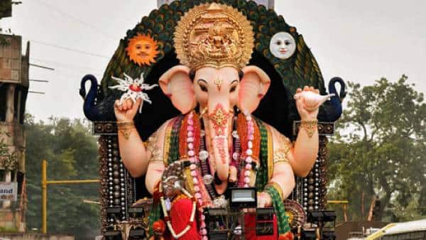 Vinayagar Chaturthi 2025: இன்று விநாயகர் சதுர்த்தி.. தமிழ்நாட்டில் கோலாகல கொண்டாட்டம்... பரவசத்தில் பக்தர்கள்!