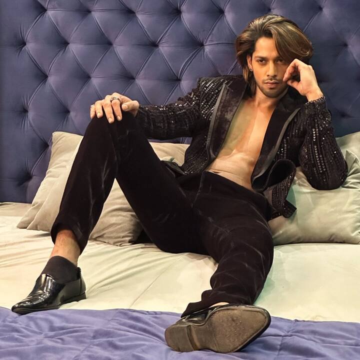 ये कोई और नहीं बल्कि बसीर अली हैं. उन्होंने कहा कि अगर शो में उन्हें कोई पसंद आता है तो वो खुद को नहीं रोक पाएंगे.