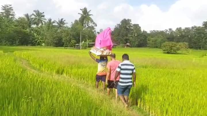 तळकोकणात लाडक्या बाप्पाच घरोघरी आज आगमन होत आहे.