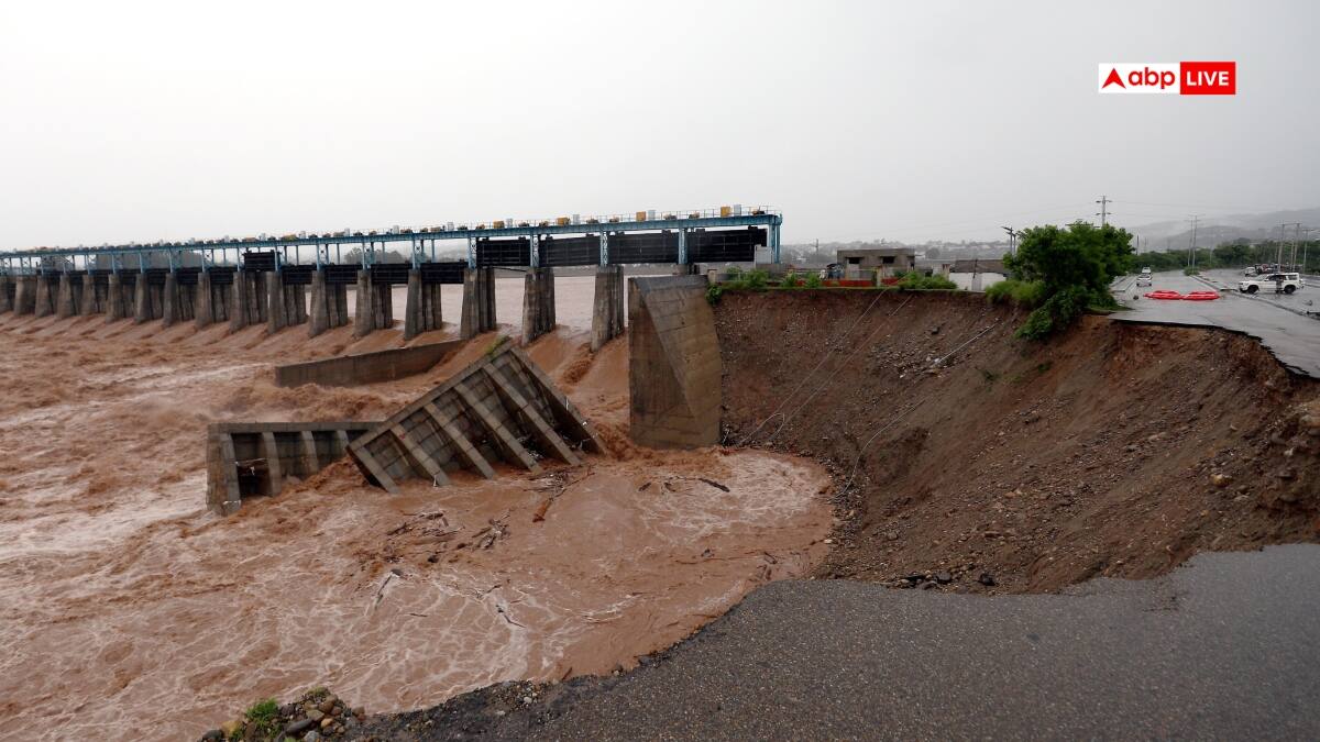 जम्मू-कश्मीर में आपदा की पुरानी और नई तस्वीरें शेयर कर उमर अब्दुल्ला का सवाल, '2014 के बाद 11 सालों में...