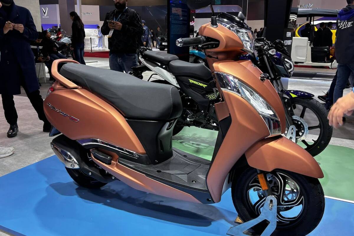Best 4 Scooters: ஆக்டிவா முதல் சுசுகி அஸஸ் வரை.. டாப் கிளாஸ் ஸ்கூட்டர்கள் - விலை, மைலேஜ் எப்படி?