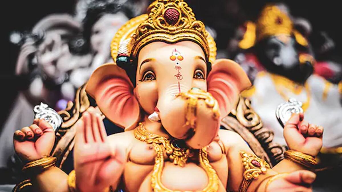 Vinayagar Chaturthi 2025: இன்று விநாயகர் சதுர்த்தி.. தமிழ்நாட்டில் கோலாகல கொண்டாட்டம்... பரவசத்தில் பக்தர்கள்!