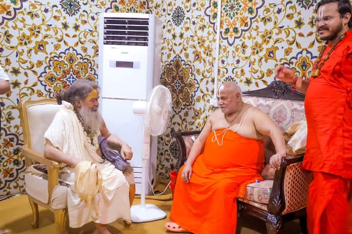 पहले उन्होंने मिडिल स्तर तक की पढ़ाई के लिए एक विद्यालय खोला और बाद में उच्च शिक्षा के लिए विश्वविद्यालय की स्थापना कर समाजहित में बड़ा योगदान दिया. यही कारण है कि वह आजीवन इस विश्वविद्यालय के कुलाधिपति बने रहे.