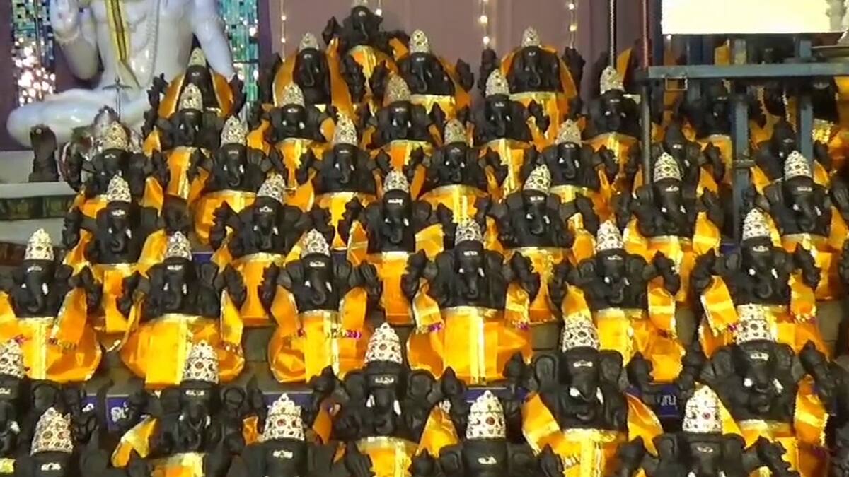 விநாயகர் சதுர்த்தி: திண்டுக்கல்லில் பிரம்மாண்ட விநாயகர் சிலை தரிசனம்!