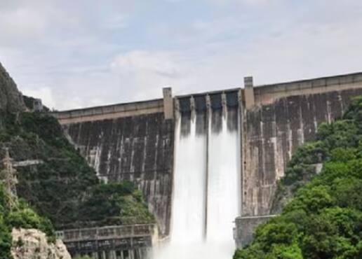 ਭਾਖੜਾ ਡੈਮ ਦੇ ਫਲੱਡ ਗੇਟ ਇੱਕ-ਇੱਕ ਫੁੱਟ ਹੋਰ ਖੋਲ੍ਹੇ, ਵਧਿਆ ਖਤਰਾ; ਜਾਣੋ ਕੀ ਹਨ ਹਾਲਾਤ Flood gates of Bhakra dam have been opened one foot more ਭਾਖੜਾ ਡੈਮ ਦੇ ਫਲੱਡ ਗੇਟ ਇੱਕ-ਇੱਕ ਫੁੱਟ ਹੋਰ ਖੋਲ੍ਹੇ, ਵਧਿਆ ਖਤਰਾ; ਜਾਣੋ ਕੀ ਹਨ ਹਾਲਾਤ