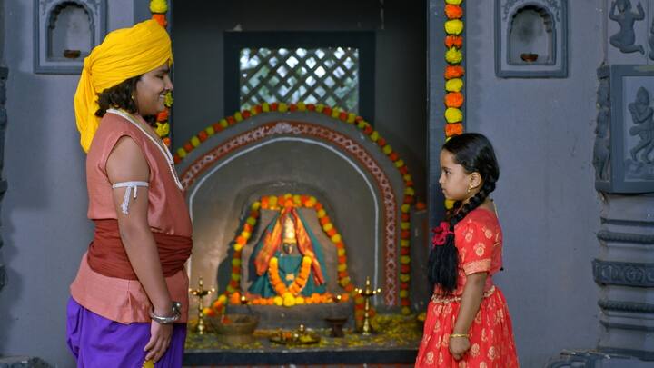 जनकबाबा त्याची चौकशी करतात 