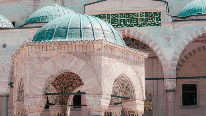 इसी वजह से इस शब्द को तेजी से लोकप्रियता मिली और धीरे-धीरे यह दुनिया भर में चलन में आ गया. दरअसल निकट पूर्व शब्द भूमध्य सागर के पूर्वी हिस्सों और तुर्की जैसे इलाकों के लिए प्रयोग किया जाता था.