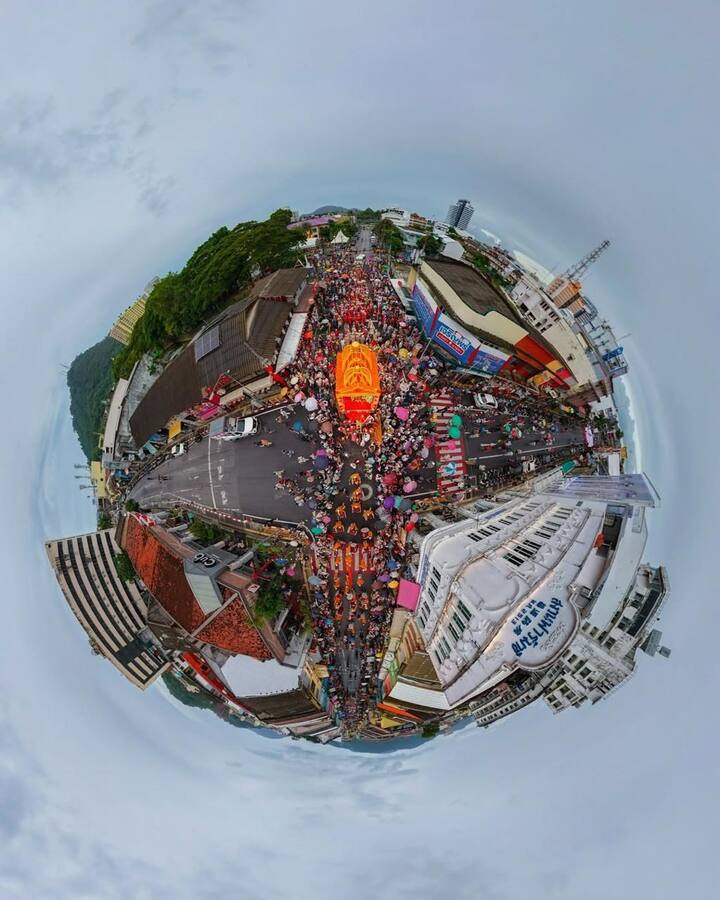 संध्याकाळी कलावंत ग्रुप (मराठी कलाकार) यांच्या वतीने ढोल ताशा चे वादन करण्यात येणार आले. सिद्धार्थ जाधव, श्रुती मराठे, सौरभ गोखले, प्रसाद सुर्वे खास ह्या वादन करण्याकरिता उपस्थित होते.