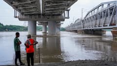 दिल्ली: यमुना का जलस्तर खतरे के निशान से ऊपर, बाढ़ का अलर्ट जारी