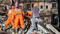 महाराष्ट्र: विरार बिल्डिंग हादसे में 17 लोगों की मौत, सीएम फडणवीस ने किया 5-5 लाख मुआवजे का ऐलान