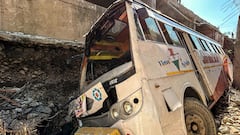 Vaishno Devi Landslide :āĻŦāĻŋāĻĒāϰā§āϝā§ā§āϰ āĻā§āĻžāĻŦāĻšāϤāĻžā§ āĻā§āĻāĻĒā§ āĻāĻ āϞ āĻā§āϏā§āĻŦāϰā§āĻ, āĻĒā§āϰāĻŦāϞ āĻŦā§āώā§āĻāĻŋ āĻ āĻšāĻĄāĻŧāĻĒāĻž āĻŦāĻžāύ⧠āĻŽā§āϤā§āϝ⧠āĻŽāĻŋāĻāĻŋāϞ āĻāĻŽā§āĻŽā§-āĻāĻžāĻļā§āĻŽā§āϰ⧠!