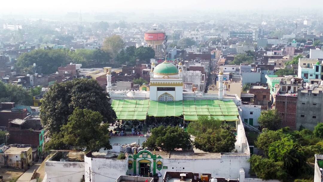 संभल की रिपोर्ट के बीच जान लीजिए कितनी है जिले की आबादी? 14 साल पुरानी रिपोर्ट में है ये जानकारी Sambhal Provisional population figures of 2011 Census ahead Committee Report संभल की रिपोर्ट के बीच जान लीजिए कितनी है जिले की आबादी? 14 साल पुरानी रिपोर्ट में है ये जानकारी