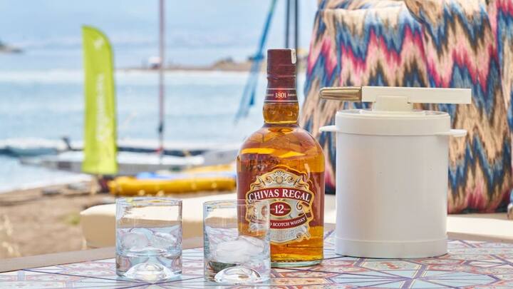 अगर कोई सोडा का इस्तेमाल करना चाहता है तो उसे भी 90 से 120ML तक सोडा मिलाना चाहिए. हालांकि सोडा में मौजूद कार्बोनेशन शराब के असर को तेज कर देता है, इसलिए जो लोग धीरे-धीरे पीना चाहते हैं उनके लिए पानी मिलाना ज्यादा फायदेमंद है.