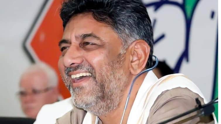 <div>'Will Stay Silent': Karnataka Dy CM Shivakumar Amid RSS Anthem Row, Chamundi Hills Row</div>