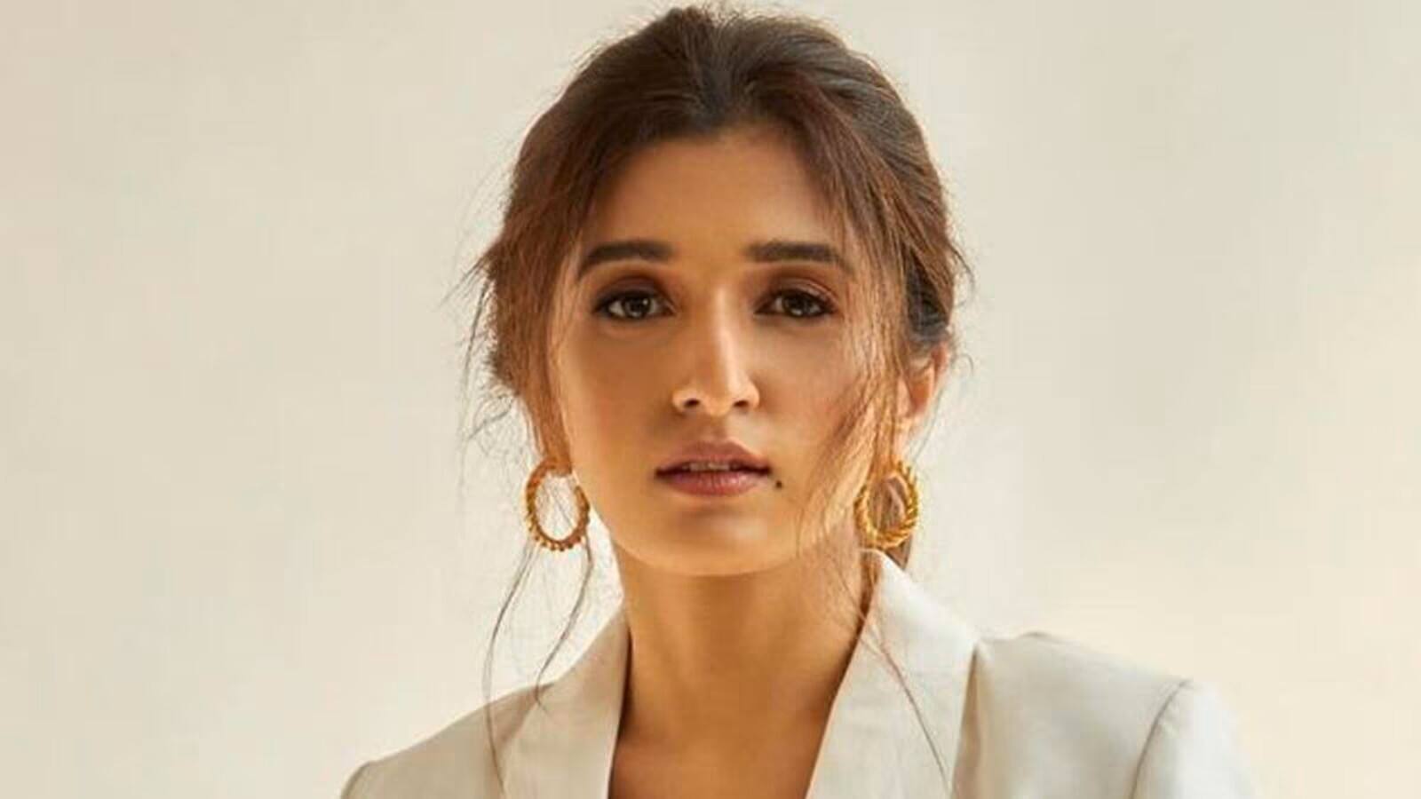Nidhi Shah was well liked by Kinjal's role in Anupama. However, now the actress has said goodbye to the show. According to Koimoi, Nidhi's net worth is Rs 2-3 crore.