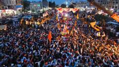 मुंबईत मराठा आंदोलकांच्या गाडीला अपघात, 3 जखमी; मराठे राजधानीत दाखल, जरांगेंचं गावागावात स्वागत