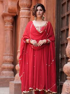 सपना चौधरी की 10 खूबसूरत तस्वीरें: बला की हसीन हैं हरियाणा की डांसिंग क्वीन, स्टाइल में बॉलीवुड एक्ट्रेस को देती हैं मात