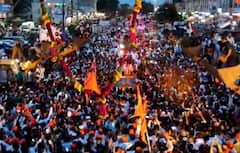 मनोज जरांगेंच्या स्वागताला कुठं, किती गर्दी? गावागावात क्रेन अन् जेसीबी; पाहा फोटो