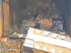 ਵਾਪਰਿਆ ਹਾਦਸਾ! ਚਲਦੇ ਕੰਟੇਨਰ ‘ਚ ਲੱਗੀ ਅੱਗ, ਡਰਾਈਵਰ ਨੇ ਮਸਾਂ ਬਚਾਈ ਜਾਨ; ਲੱਖਾਂ ਦਾ ਸਮਾਨ ਸੜ ਕੇ ਹੋਇਆ ਸੁਆਹ