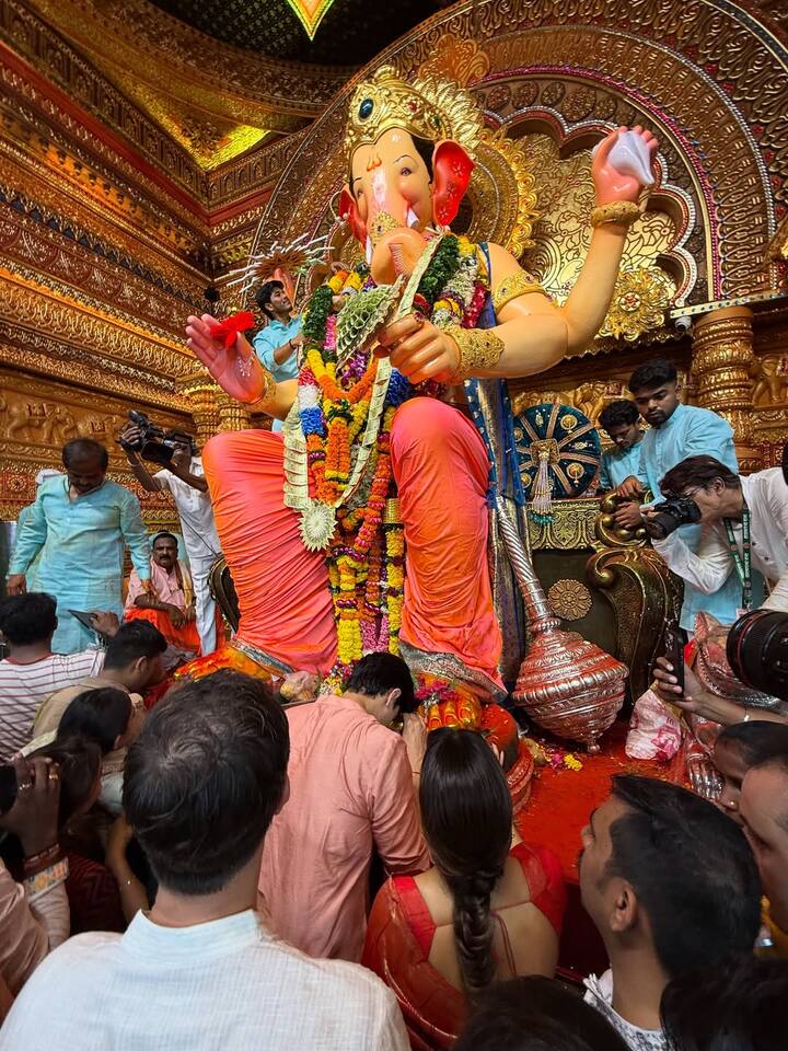 This is not the first time Janhvi has charmed fans in a saree. The actress often gravitates towards six yards of elegance for festive occasions, weddings, and even film promotions.