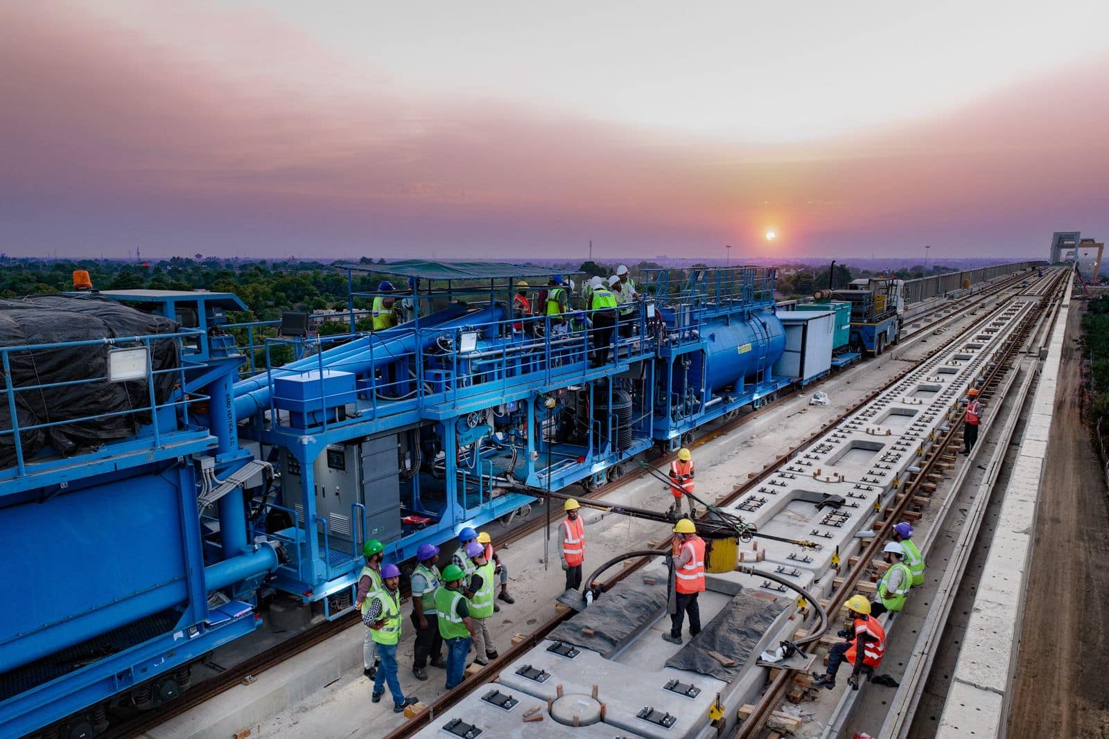 मुंबई-अहमदाबाद बुलेट ट्रेन प्रोजेक्ट की ताजा तस्वीरें आईं सामने, यूजर फ्रेंडली होंगे स्टेशन