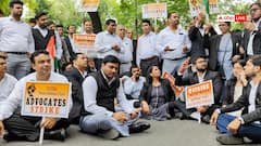 दिल्ली में वकीलों की हड़ताल खत्म, सरकार के आखिरी फैसले तक नहीं लागू होगा LG का आदेश