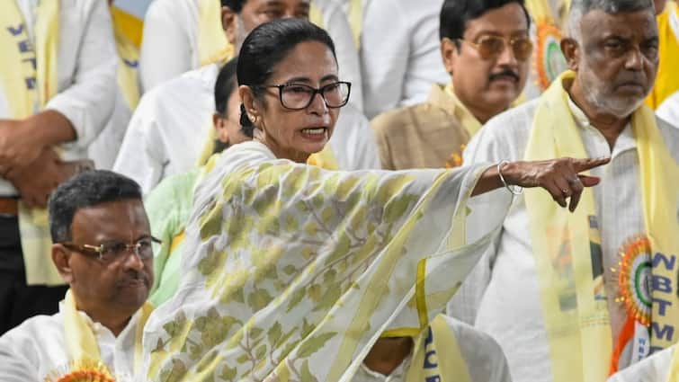‘Don’t Share Documents’: Mamata Alleges BJP Plot To Delete Bengal Voter Names, Warns Of ‘Linguistic Terror’