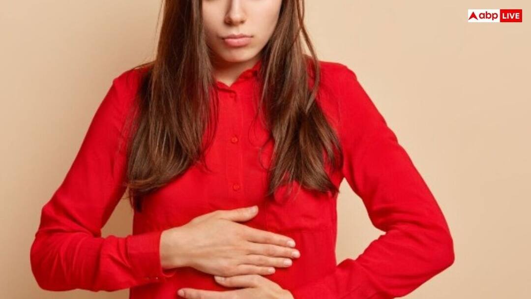 drink this one thing mixed in lukewarm water for stomach problems सुबह उठते ही गुनगुने पानी में मिलाकर पिएं ये 1 चीज, टॉयलेट जाते ही पेट हो जाएगा साफ