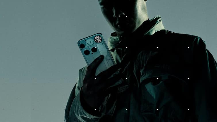 Nothing Phone (3) Caught Using Stock Photos In Demo Units, Co-Founder Apologises