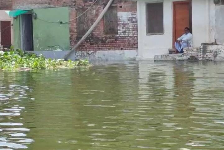 पंजाब, हिमाचल प्रदेश, जम्मू-कश्मीर के अलावा उत्तर प्रदेश के भी कई शहर बाढ़ की चपेट में है.