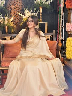 शिवांगी जोशी हैं बेहद स्टाइलिश, टीवी की 'नायरा' की 10 सबसे खूबसूत तस्वीरों पर हार बैठेंगे दिल